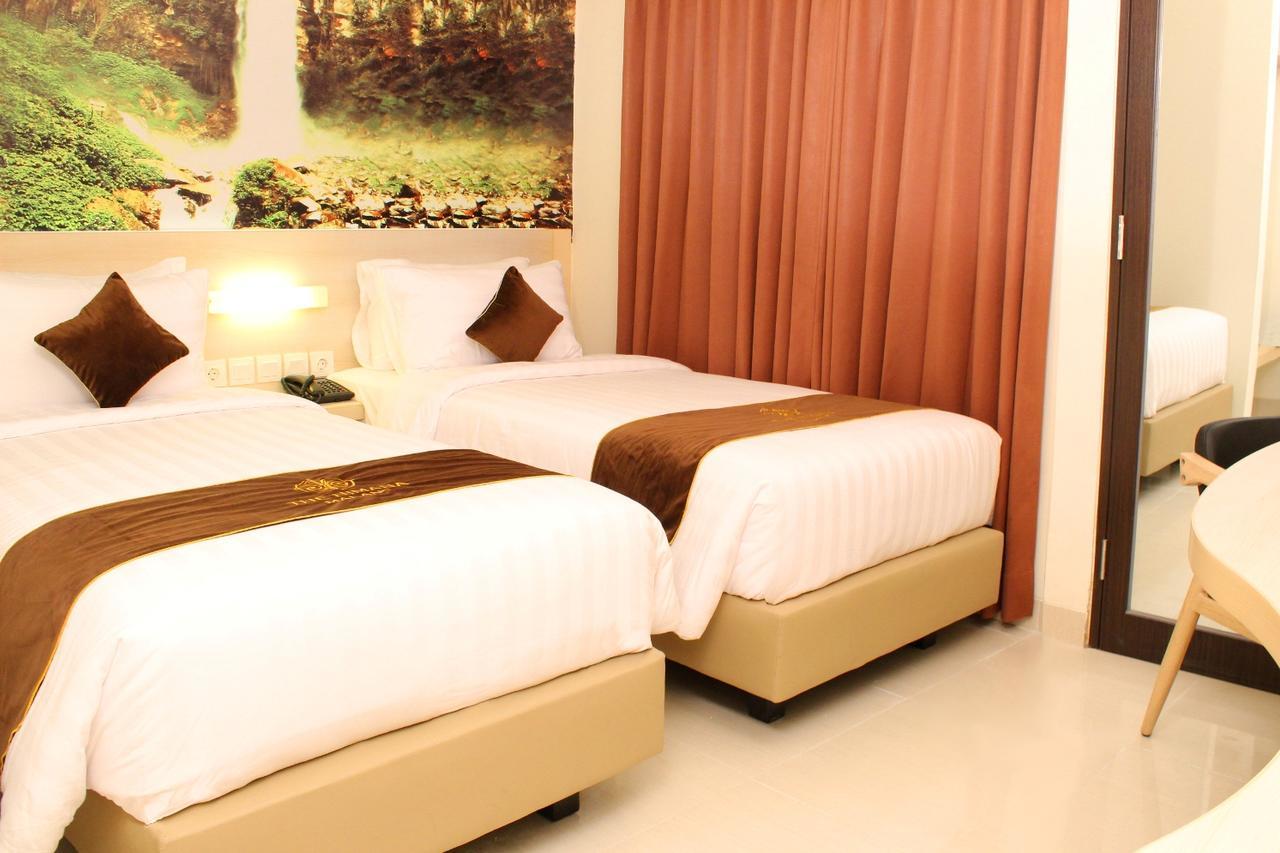 Hotel The Himana Malang Exterior foto